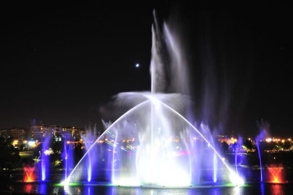 Los espectáculos de agua, luz y sonido en el Parque Europa