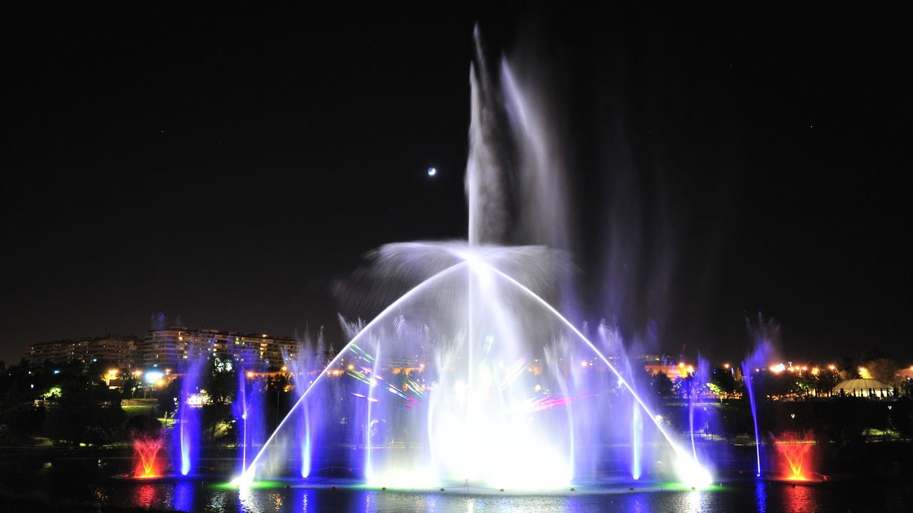 Los espectáculos de agua, luz y sonido en el Parque Europa