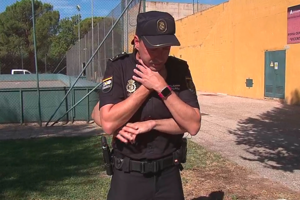 Sergio, el policía que salvó a un hombre fuera de servicio