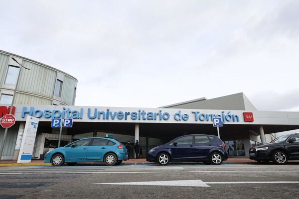 Entrada del Hospital de Torrejón de Ardoz gestionado por el grupo sanitario Ribera Salud