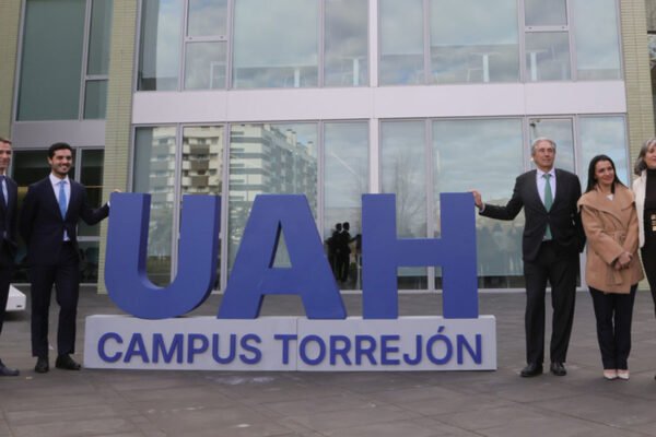Inauguración del campus en Torrejón de Ardoz