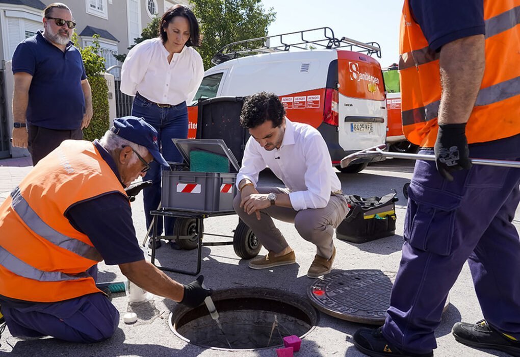 El alcalde de Torrejón de Ardoz, Alejandro Navarro Prieto, supervisa los trabajos