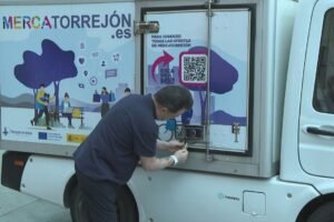 Torrejón de Ardoz impulsa el comercio local con 'Mercatorrejón' y envíos gratuitos.